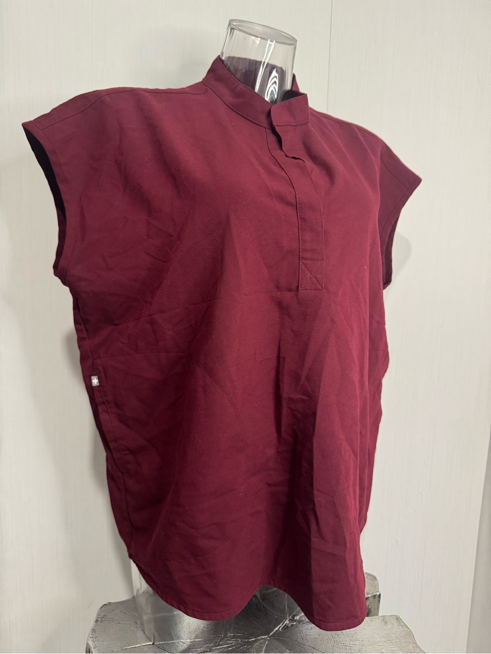 FIGS RAFAELA SCRUB TOP! Large. Dark Red/Maroon. Retail: $42!